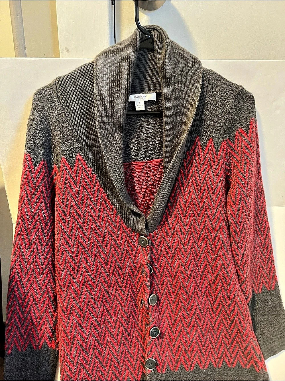 Liz Claiborne Geometric Cardigan in Gray & Red Size Small Like New